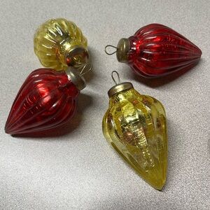Kugel Vintage Glass Red and Gold Ribbed Tear Drop Christmas Ornaments